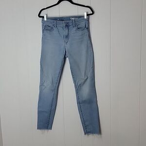 Skinny light was jean with distressed hem
